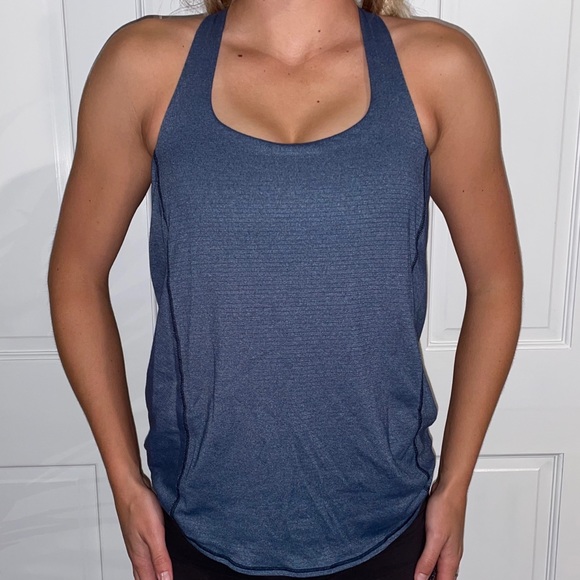 Lululemon Top With Built in Sports Bra. - Picture 3 of 6